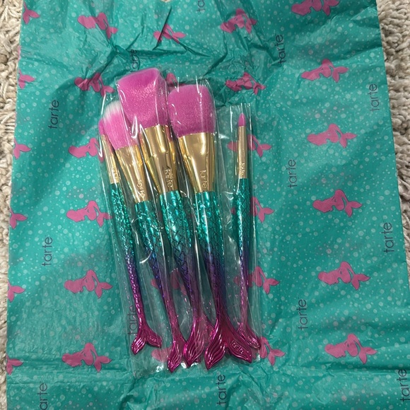 Brand new minutes to mermaid brush set - Picture 3 of 3